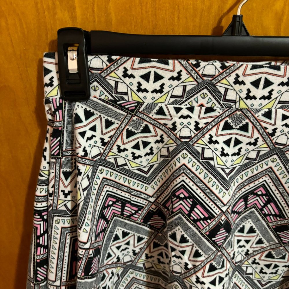 Pink Victoria Secret Geometric Print Circle Skirt Size Small - Picture 3 of 12